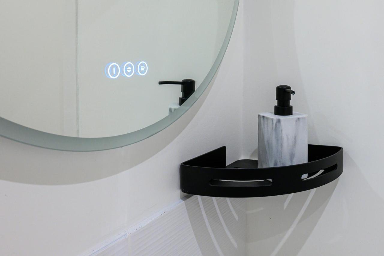 Cinema & Jacuzzi Aux Etoiles - Casabianca Suite Saint-Etienne  Dış mekan fotoğraf