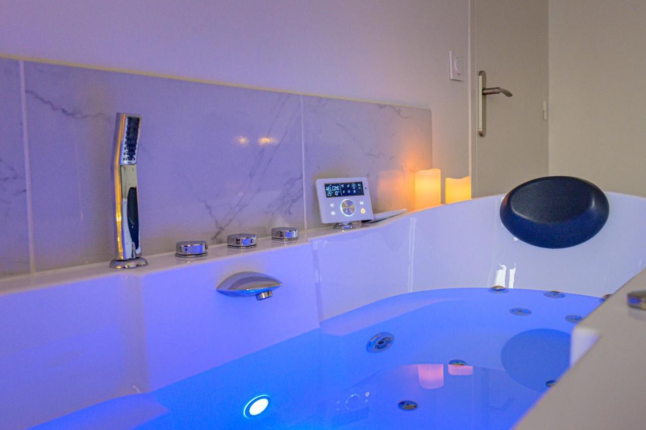 Cinema & Jacuzzi Aux Etoiles - Casabianca Suite Saint-Etienne  Dış mekan fotoğraf