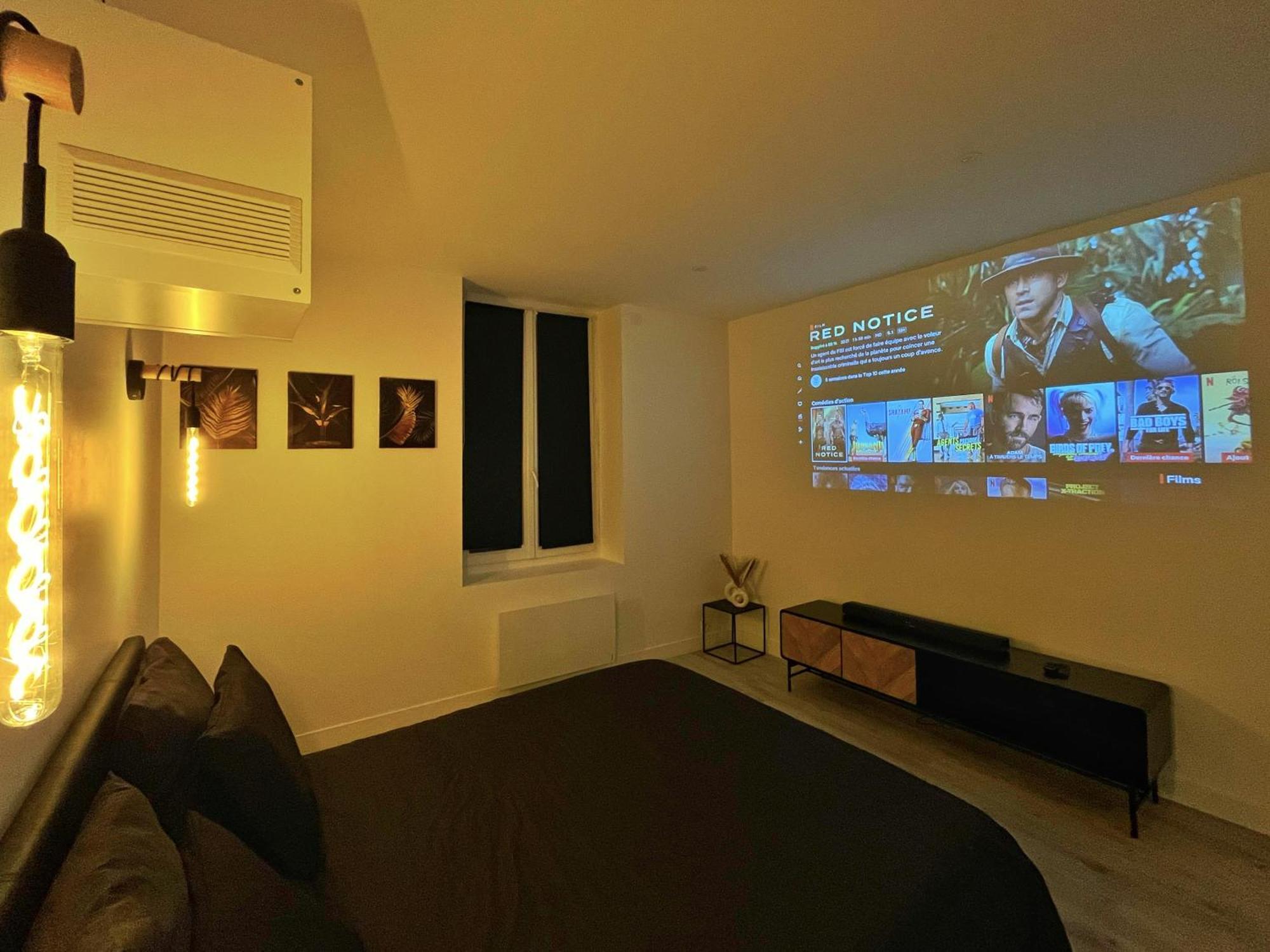 Cinema & Jacuzzi Aux Etoiles - Casabianca Suite Saint-Etienne  Dış mekan fotoğraf